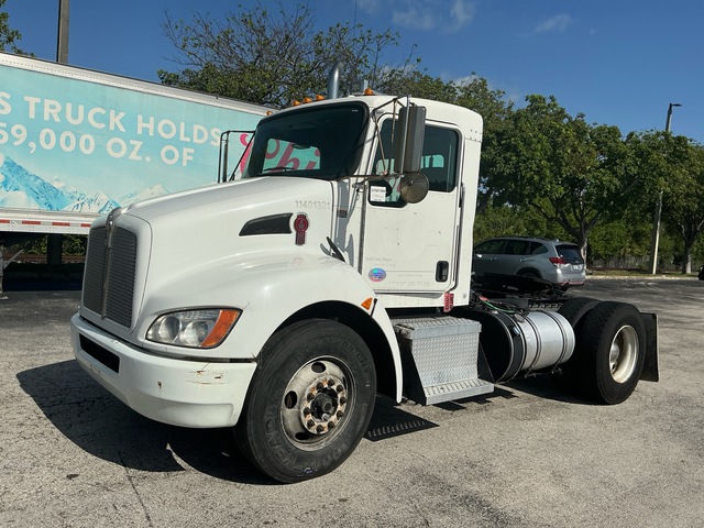 2014 Kenworth T370 4x2 S/A Day Cab Truck Tractor