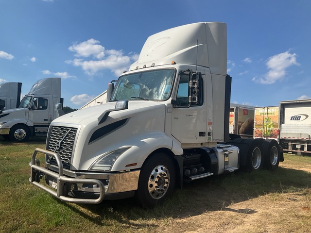 2020 Volvo VNL 300 6x4 T/A Day Cab Truck Tractor