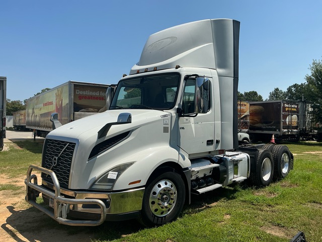 2020 Volvo VNL 300 6x4 T/A Day Cab Truck Tractor
