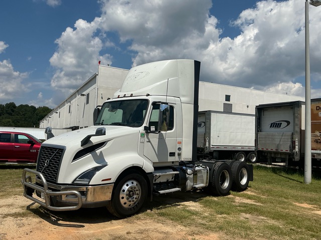 2020 Volvo VNL 300 6x4 T/A Day Cab Truck Tractor
