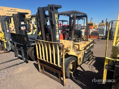 Hyster 4850 lb Cushion Tire Chariot Élévateur (Inoperable)