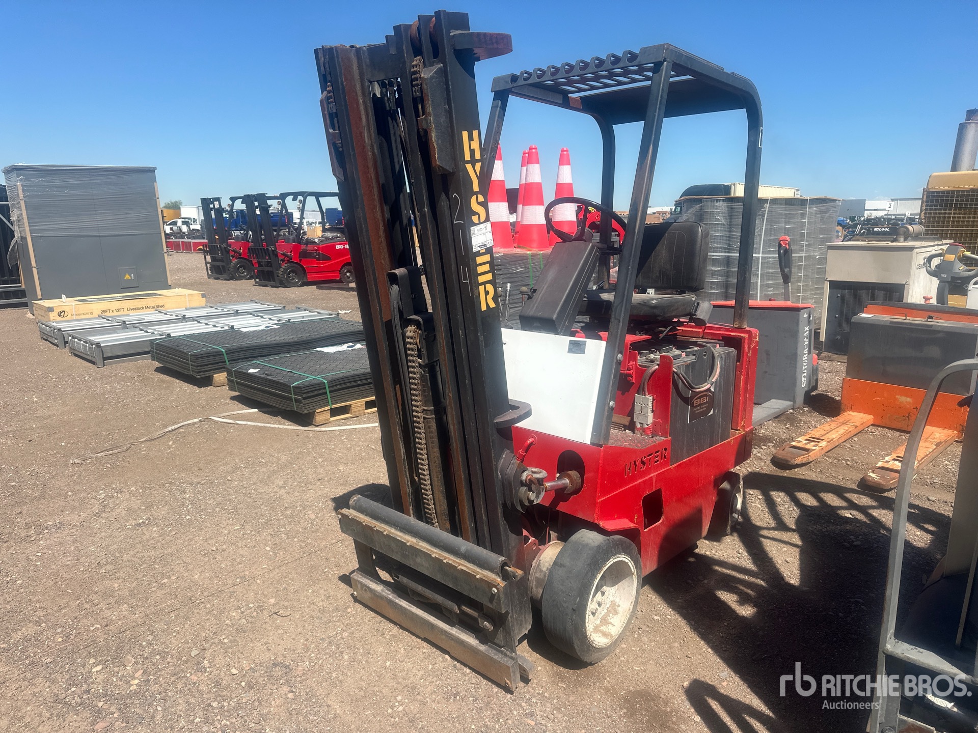 Hyster 2900 lb Cushion Tire Chariot Élévateur (Inoperable)