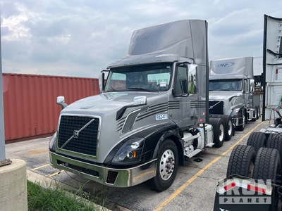 2017 Volvo VNL 6x4 تراكتور شاحنة نهارية (ثنائية المحور)