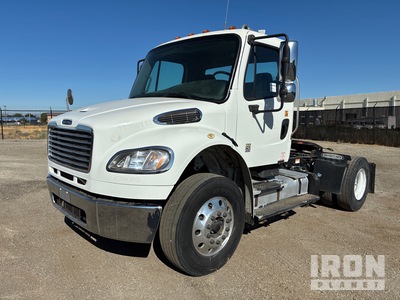 2013 Freightliner M2 106 4x2 تراكتور شاحنة (أحادي المحور)
