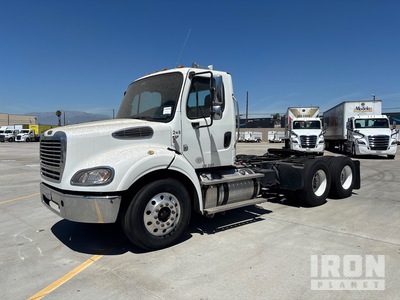 2014 Freightliner M2 6x4 تراكتور شاحنة نهارية (ثنائية المحور)