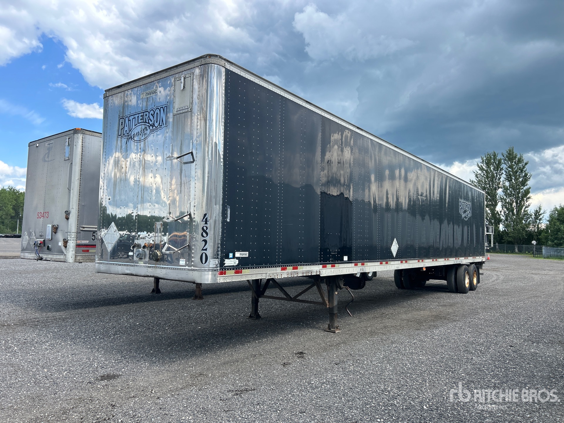 2002 Manac 53 ft x 102 in T/A Van Trailer