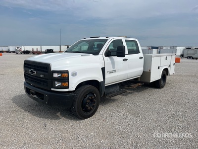 2019 International  GM515 4x2 Crew Cab Autocarro di servizio