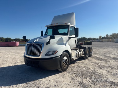 2019 International LT625 6x4 Ciągnik siodłowy T/A z kabiną dzienną