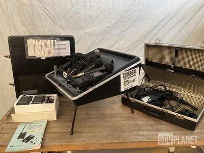 AmpliVox Model S-1600 VHF Wireless Microphone System