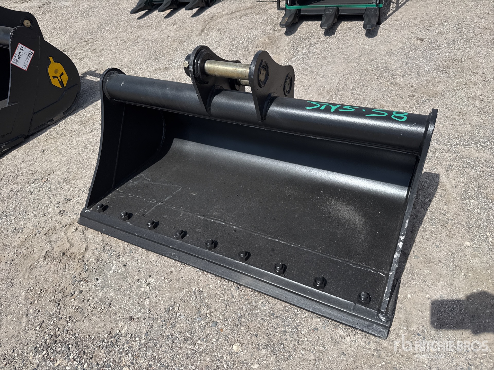 Trojan 35CL 42 in Digging Excavator Bucket - Fits 40 mm Cat 303, 303.5, 304 Case, New Holland, Kobelco SK35 Deere/Hitachi 35D/G (Unused)