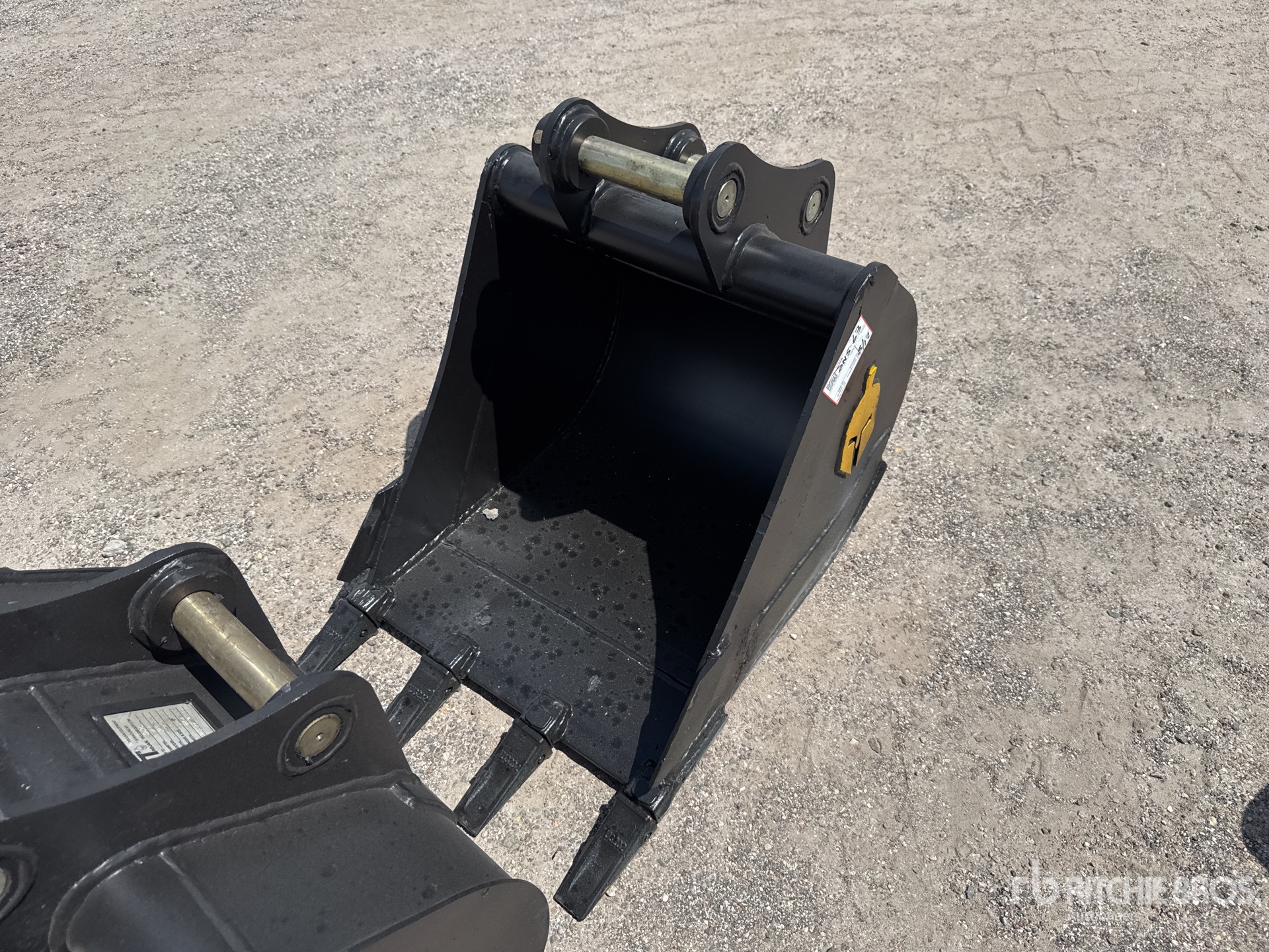 Trojan 50CL 24 in Digging Excavator Bucket - Fits 45 mm Cat 305, 305.5 Komatsu PC45/50/55 Hyundai R55, Hitachi/Deere 50D/G Case, New Holland, Kobelco SK50 Bobcat E50/341/337 (Unused)