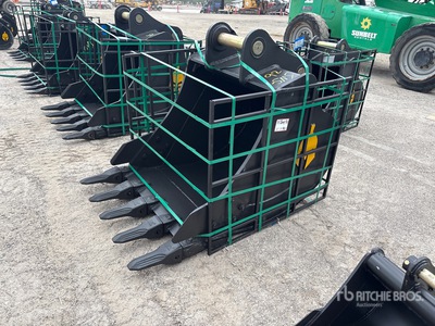 Trojan 200CL 42 in Digging Excavator Bucket - Fits 80 mm Cat 320/321/323, Hyundai R210 Komatsu PC200/220, Deere 160/200/225 Kobelco SK210, Case 210/225, Doosan DX225