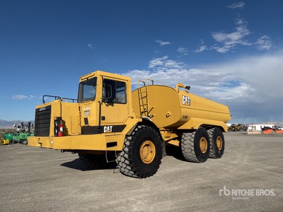 1992 Cat D400D 8000 gal 6x6 Camion-citerne à eau articulé