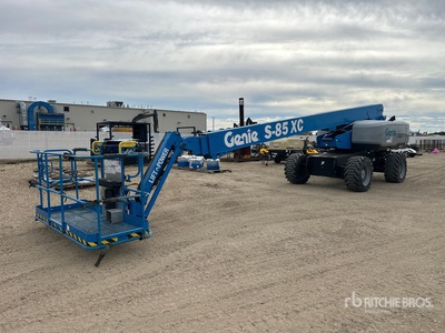 2018 Genie S85 4WD Diesel Articulating Boom Lift