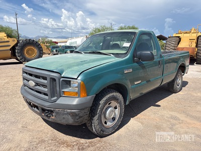 2005 Ford F-250 XL 4x2 Pickup