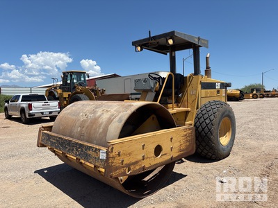 Cat CS-563C Smooth Drum Compactor