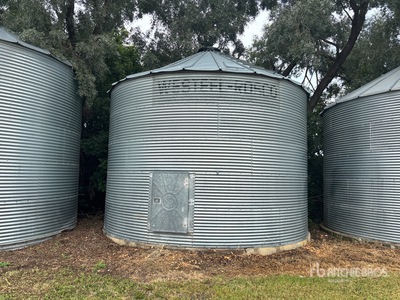 Westeel-Rosco +/- 3000 bu 5 Ring Grain Bin