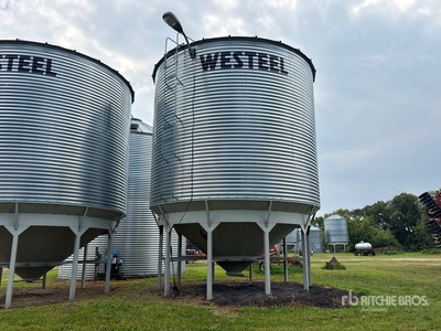 Westeel +/- 4000 bu 4 Ring Hopper . Grain Bin