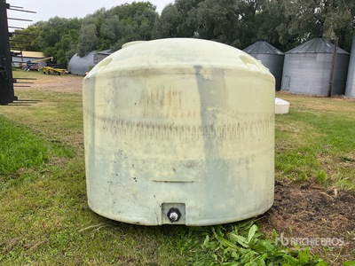 1250 gal Poly Water Tank