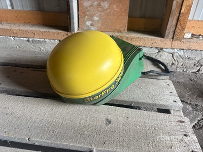John Deere StarFire 3000 GNSS Receiver