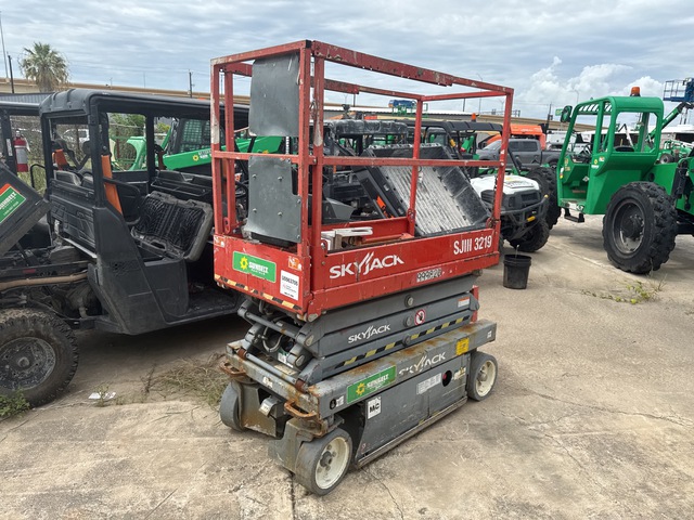 2015 Skyjack SJIII-3219 Electric Scissor Lift