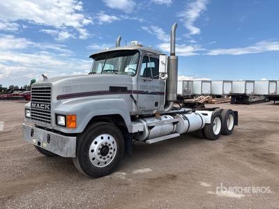 2001 Mack CH613 6x4 تراكتور شاحنة نهارية (ثنائية المحور)