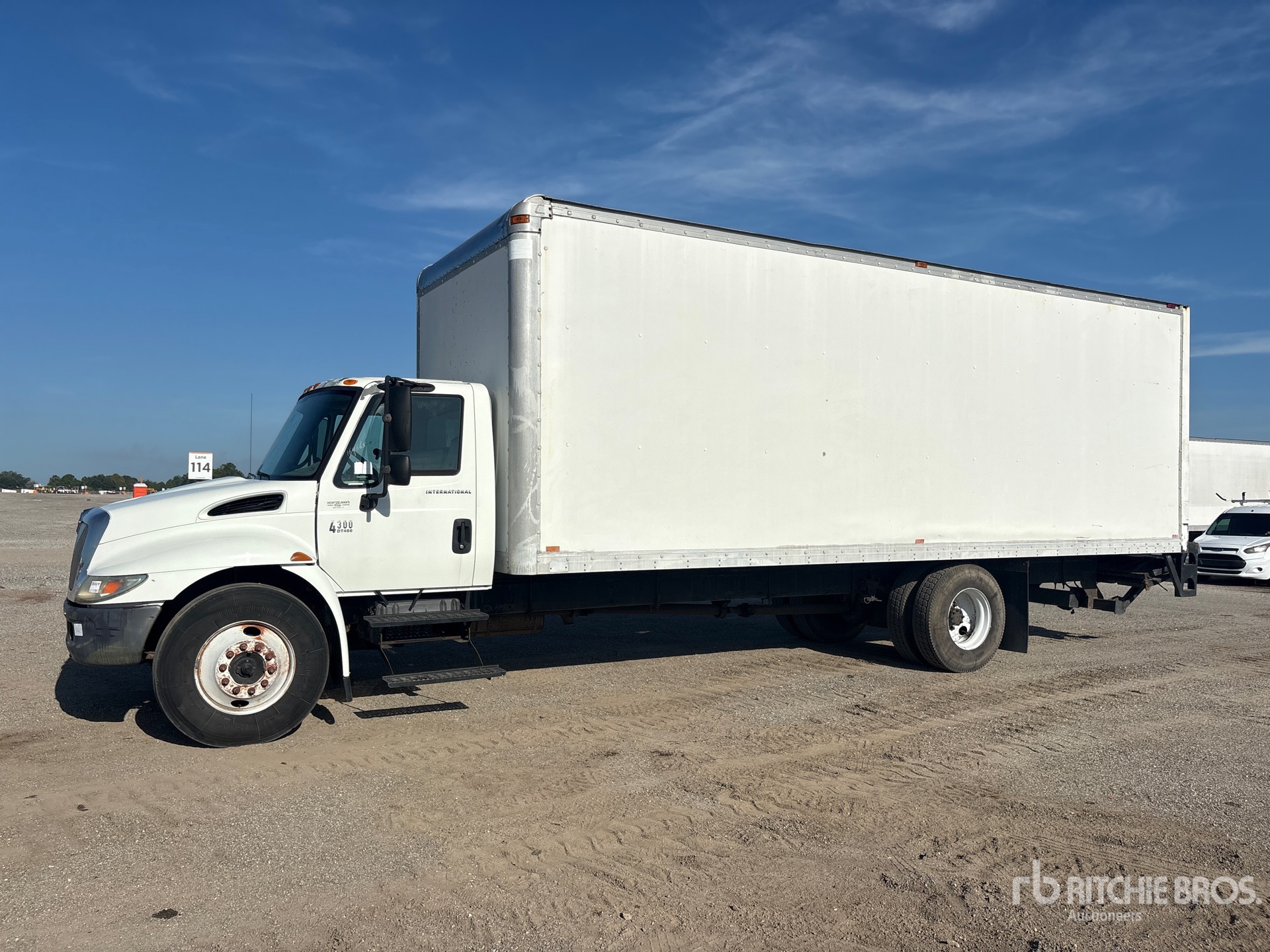 2005 International 4300 4x2 Van Truck