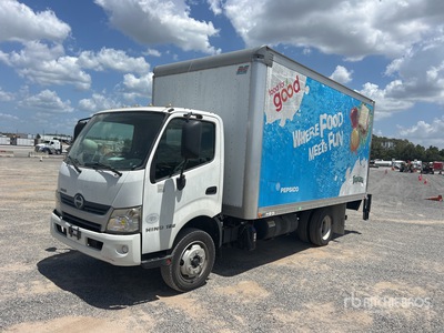 2016 Hino XJC720 4x2 Camion fourgon