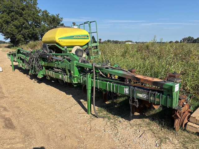 2013 John Deere 1720 Planter (Inoperable)