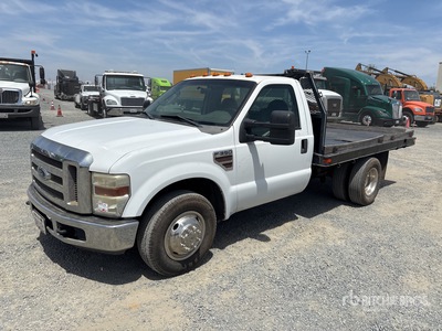 2009 Ford F-350 4x2 Flatbed Truck