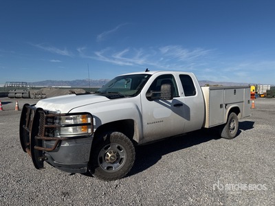 2013 Chevrolet Silverado 2500HD 4x4 Extended Cab Ciężarówka użytkowa