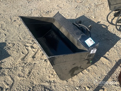 2026 GIYI GY-D5T 35 in Hydraulic Tilting Excavator Bucket (Unused)