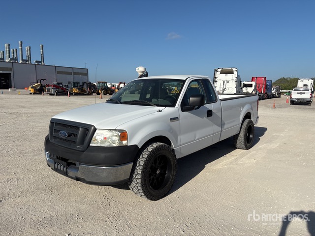 2005 Ford F-150 4x2 Extended Cab Pickup