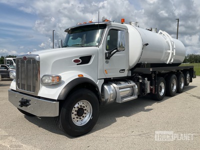 2020 Curry on 2021 Peterbilt 567 10x4 صهريج شفاط