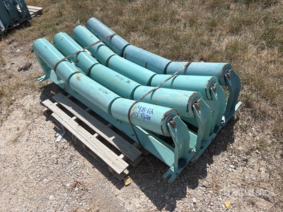 Quantity of (4) 54 in Conveyor Rollers Divers. Equipement pour granulat