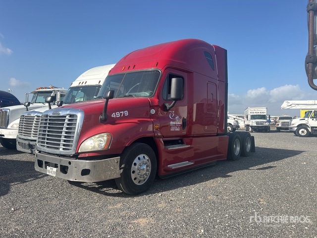 2015 Freightliner Cascadia 125 6x4 T/A Sleeper Truck Tractor