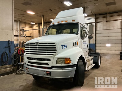 2001 Sterling A9500 4x2 Day Cab Truck Tractor