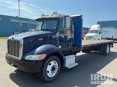 2011 Peterbilt 337 4x2 Camión Caja Abierta