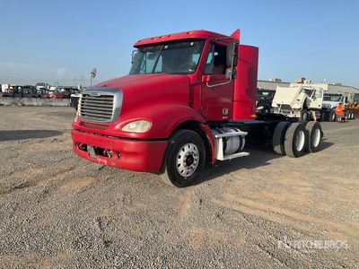 2006 Freightliner Columbia 112 6x4 تراكتور شاحنة نهارية (ثنائية المحور)