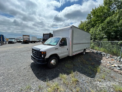 2015 Ford E-350 4x2 Furgonetka