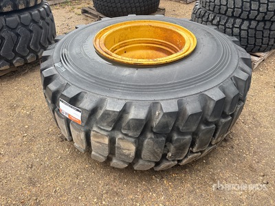 Pirelli Cinturato 23.5x25 Tires (Unused)