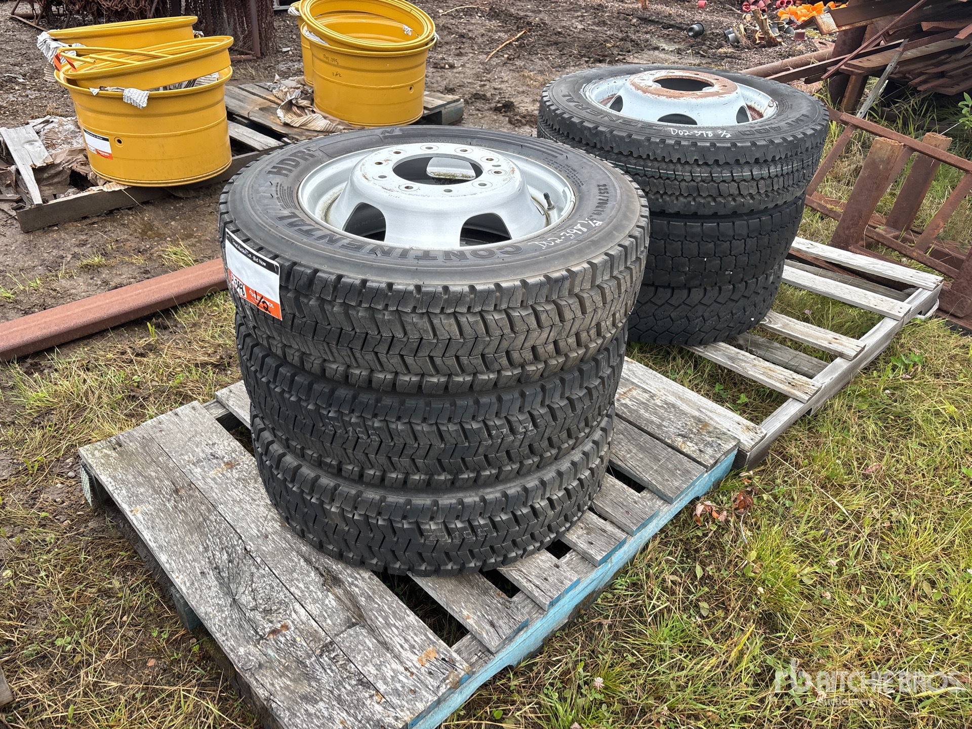 Quantity of (6) 225/70R19.5 Miscellaneous Tires