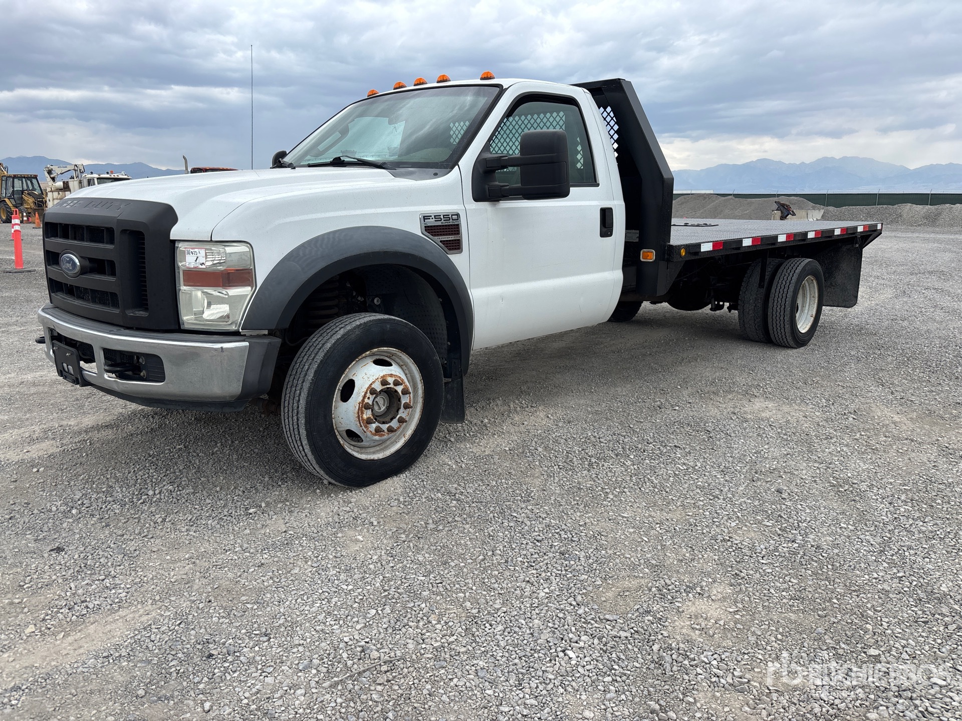 2008 Ford F550XL XL 4x4 Flatbed Truck