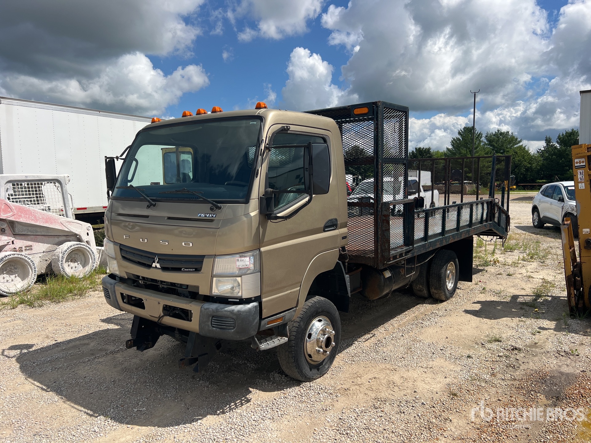 2014 Mitsubishi Fuso FG 4x4 Landscape Truck