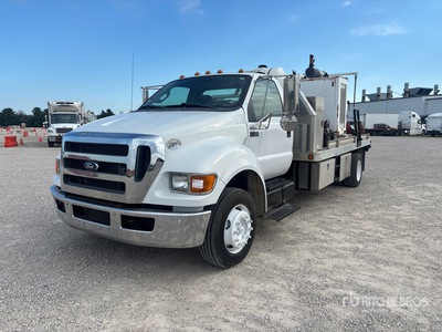 2015 Ford F-650 4x2 Camion excavateur par aspiration