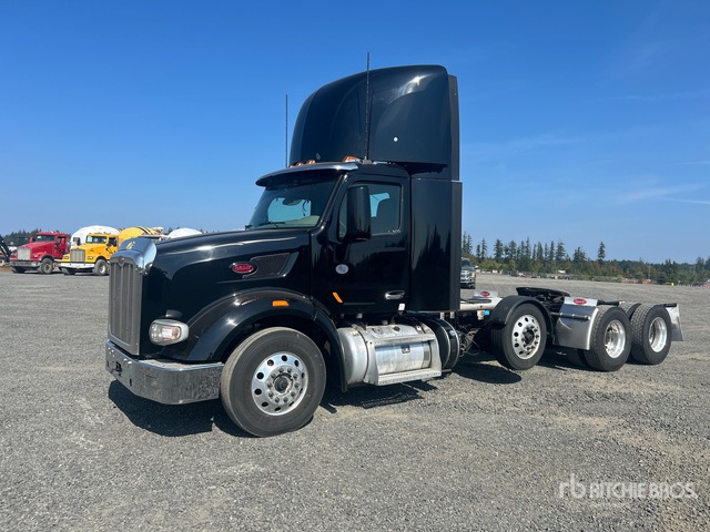 2022 Peterbilt 567 8x4 Tri/A Day Cab Truck Tractor