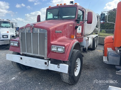 2005 Kenworth W900 8x4 Mixer vrachtwagen (Inoperable)