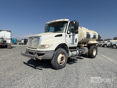 2015 International 4300  4x2 4x2 Water Truck