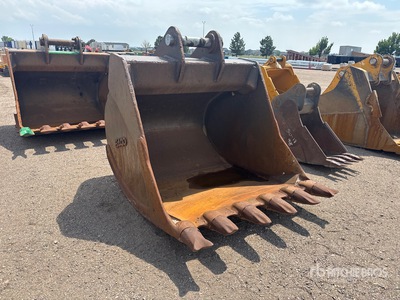 72 in Digging Excavator Bucket - Fits Komatsu PC490
