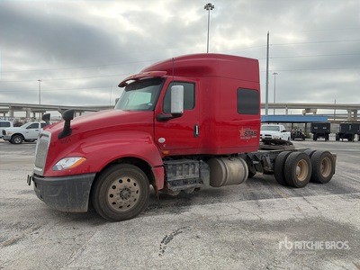 2019 International LT625 6x4 Tracteur routier couchette